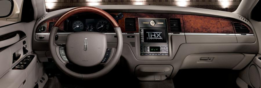  Lincoln Town Car 2003 года  (фото 31 из 68)